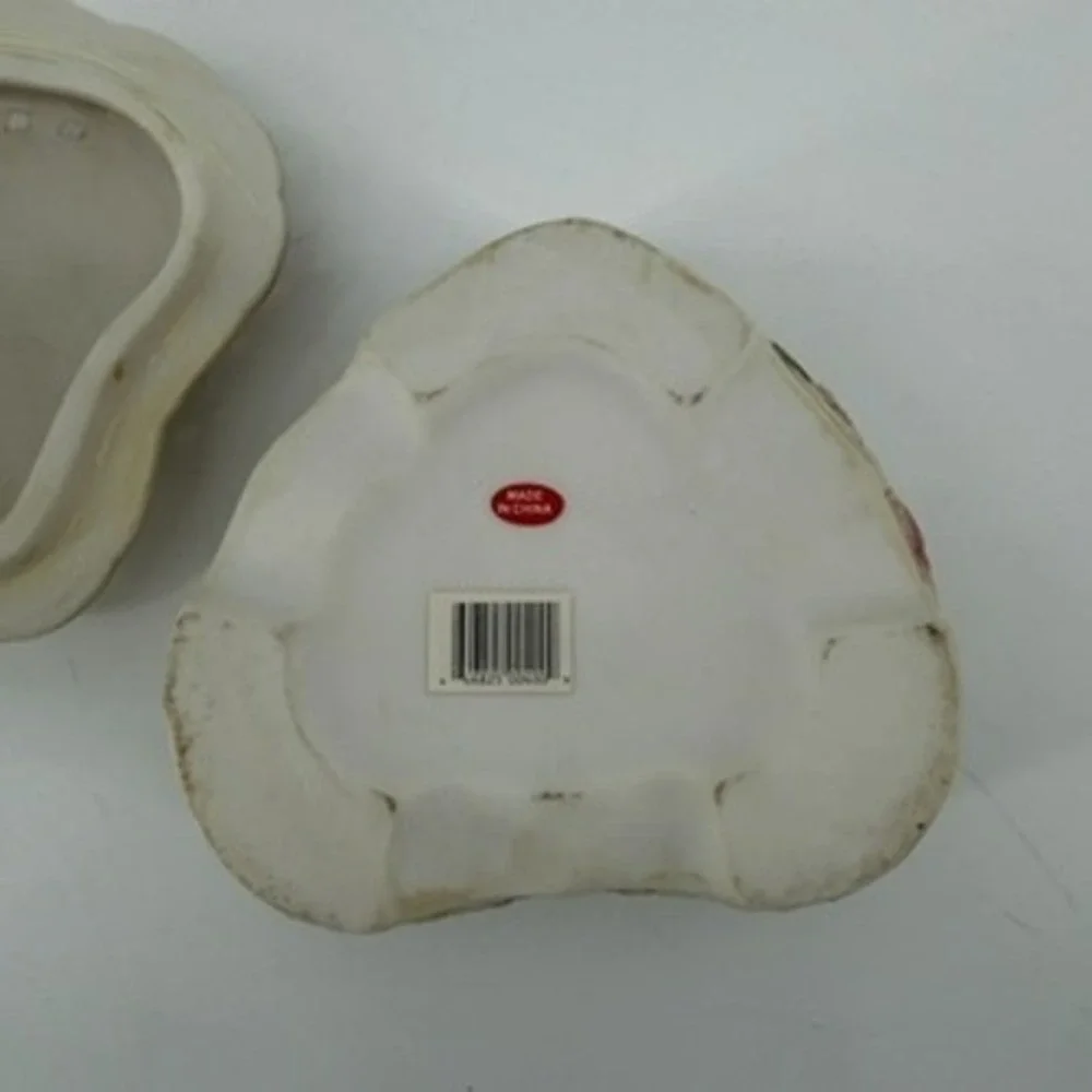 Vintage Style Heart Shaped Ceramic Floral Trinket Box Lattice Lid Gold Trim